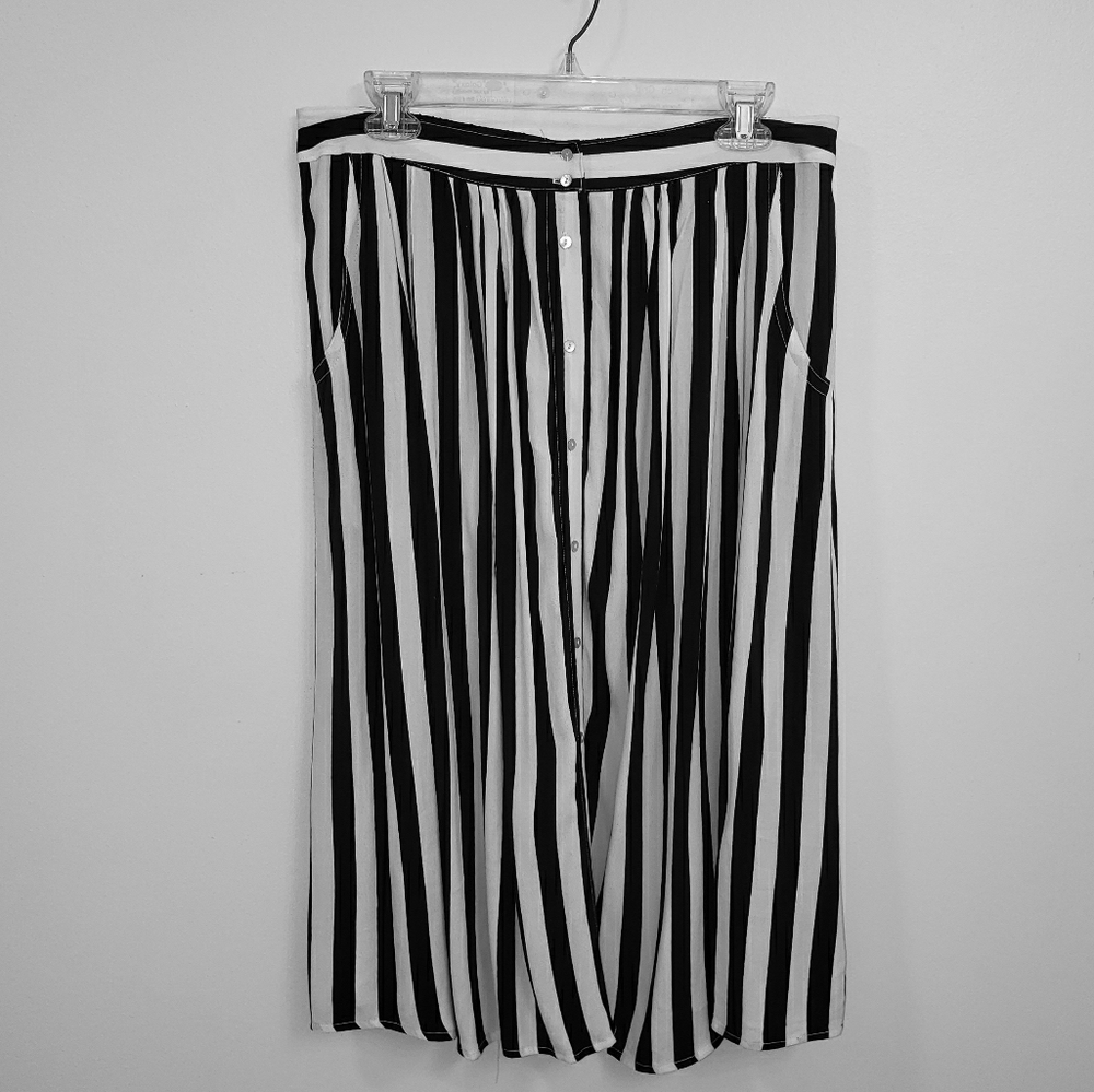 Bendy Flowy Skirt